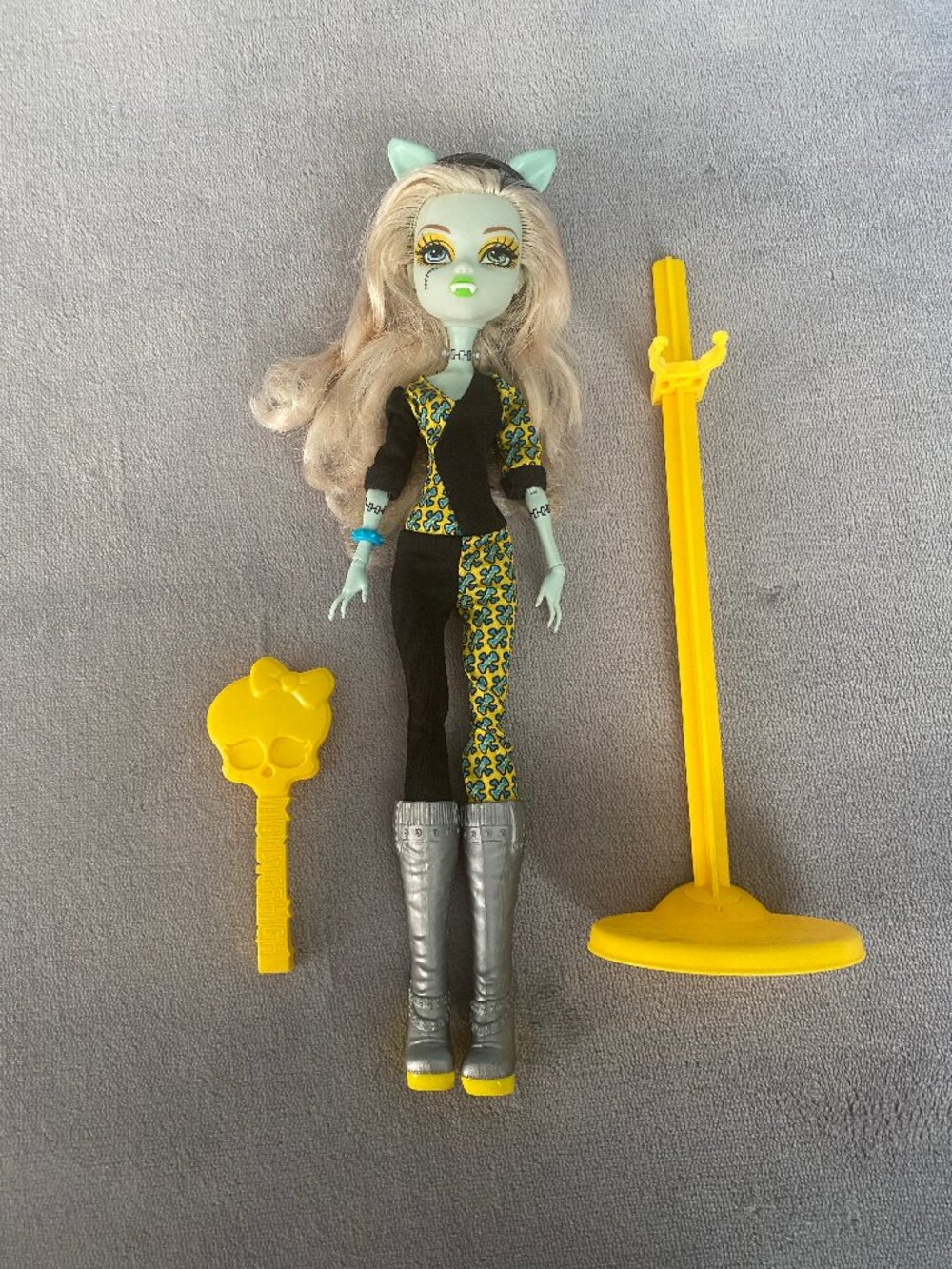 Monster High Frankie Freaky Fusion Werewolf Clawdeen Doll Mattel